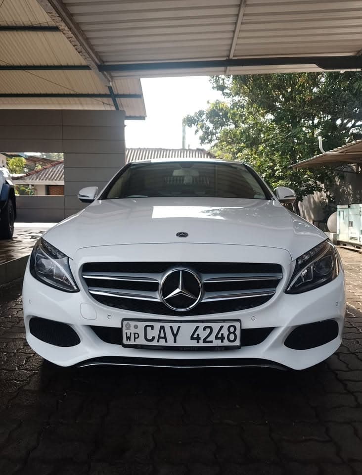 MERCEDES BENZ C180 2017